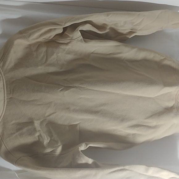 Men's medium Izod pullover sweater. - Picture 2 of 5